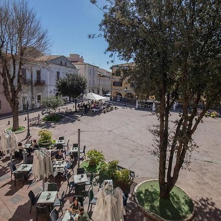 Ad Un Passo Dal Molo Apartment Porto Torres Exterior photo