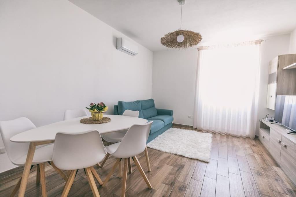 Ad Un Passo Dal Molo Apartment Porto Torres Exterior photo